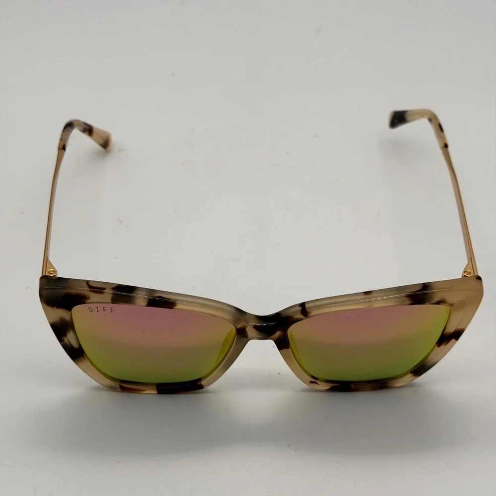 DIFF Becky II CT-PK30 Cream Tortoise Pink Mirror Cat Eye Sunglasses Case